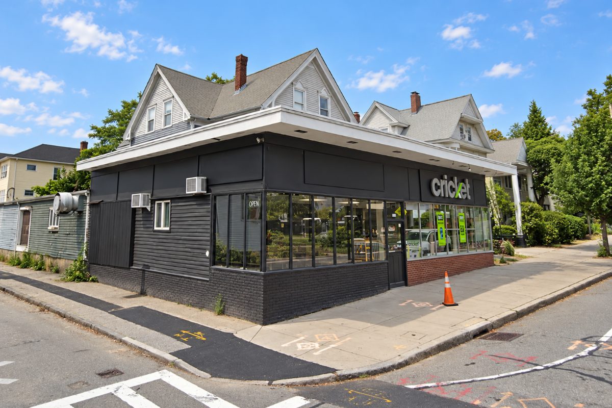 Single story commercial retail building refinanced with cash out in Massachusetts